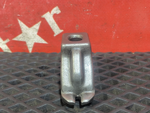 Кронштейн форсунки двигателя 2017г.