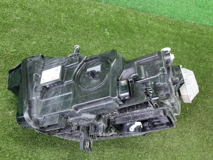 Фара правая Mercedes GLA H247 (2020-2023) LED