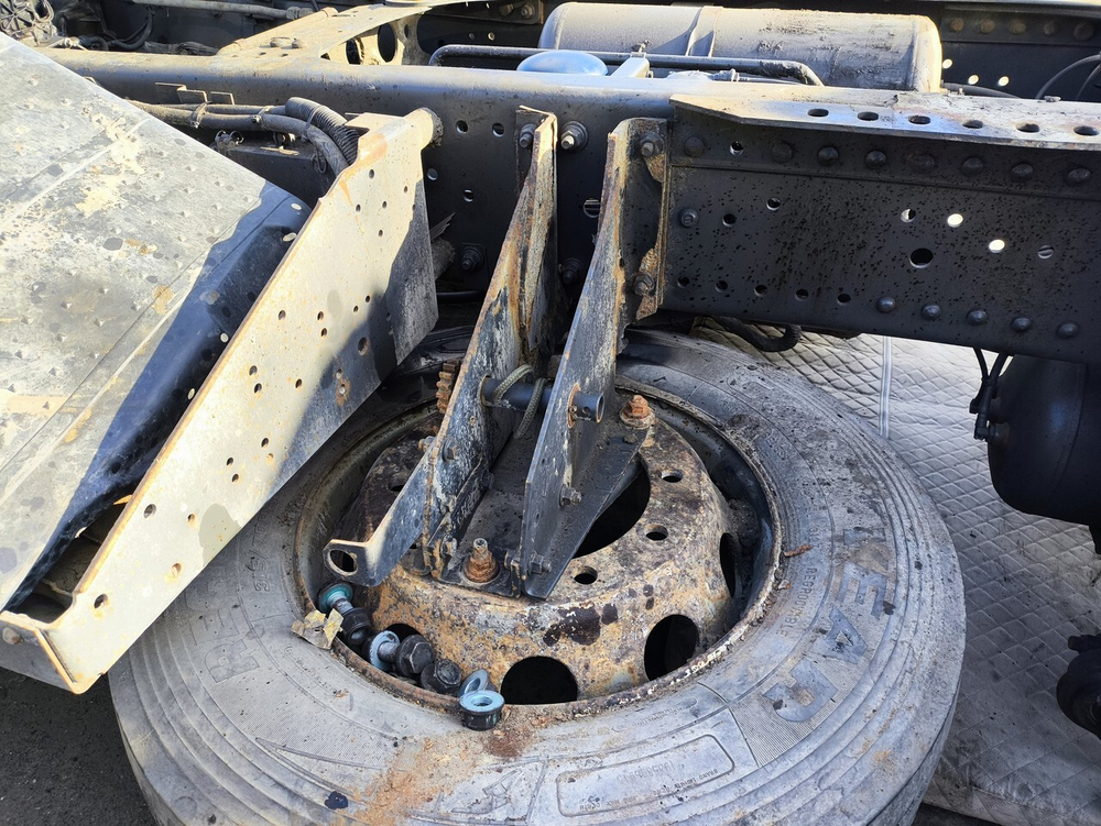 Кронштейн запасного колеса 2017г.