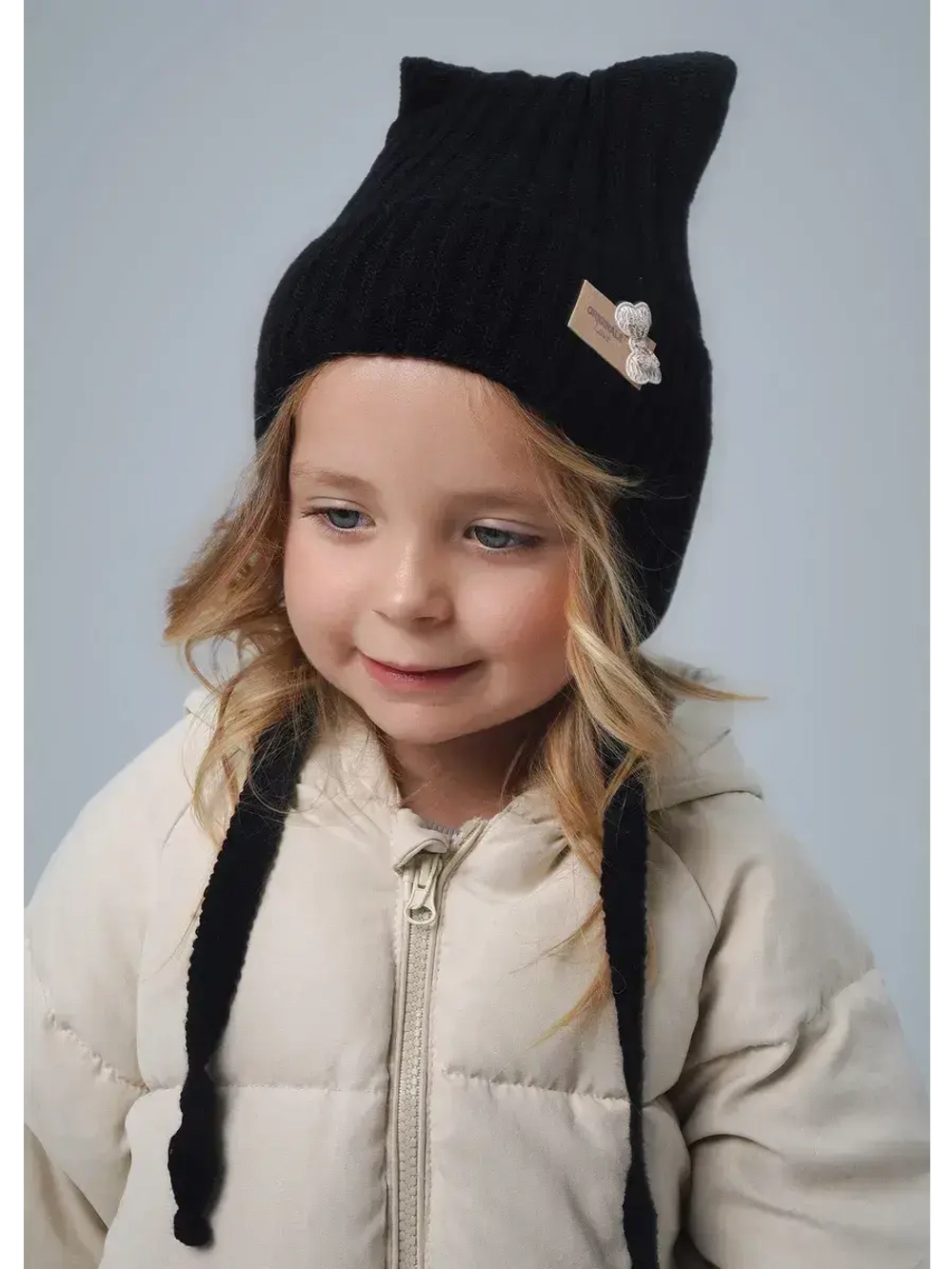 Шапка для девочки с ушками осенняя