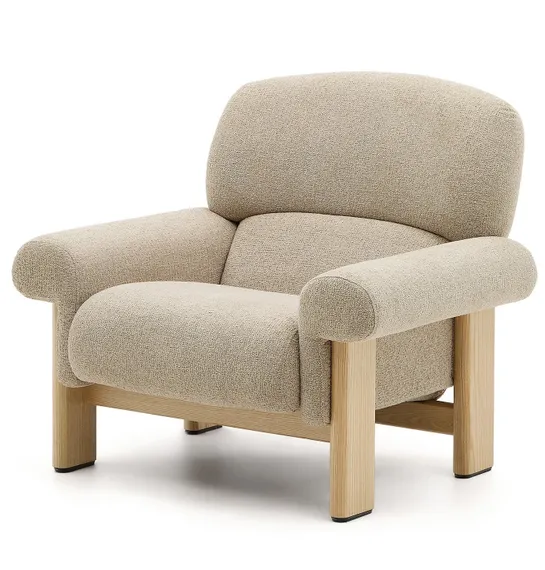 Кресло Cabana из бежевого шенилла с ножками в натуральной отделке