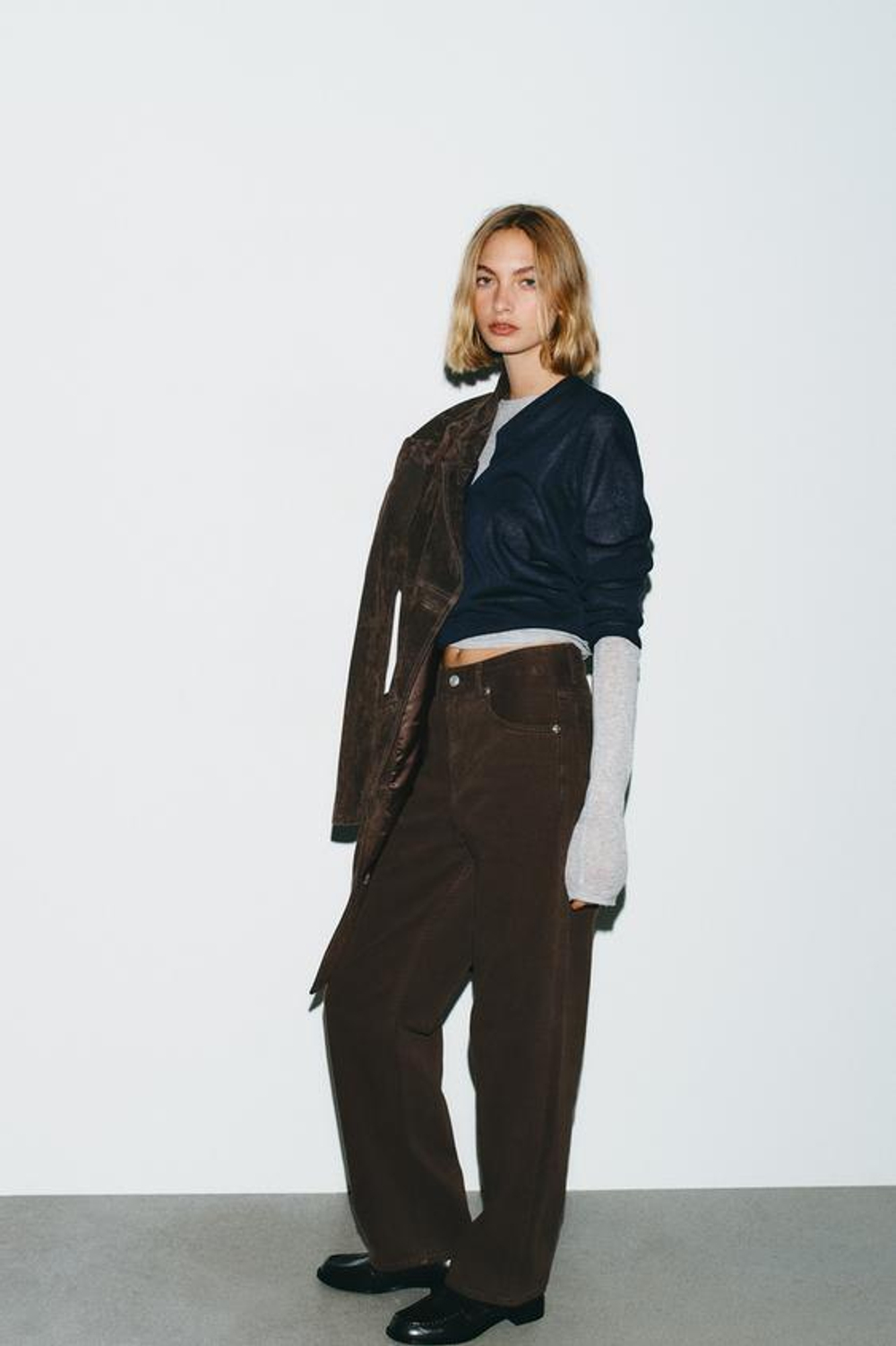 ZARA ДЖИНСЫ TRF BAGGY СО СРЕДНЕЙ ПОСАДКОЙ, КОРИЧНЕВЫЙ