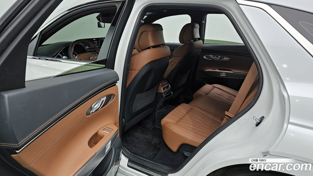 Genesis GV70 2.5T Бензин AWD (10.2022)