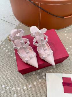 Valentino Garavani Roman Stud 8.5 cm
