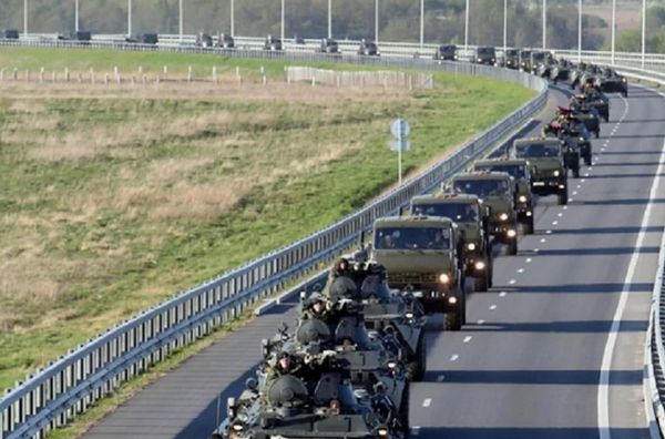 Путин разрешил военным и силовикам бесплатный проезд по платным дорогам