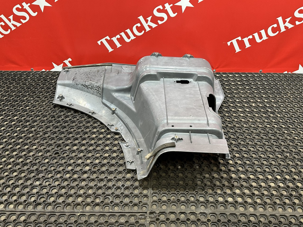 Корпус подножки левый