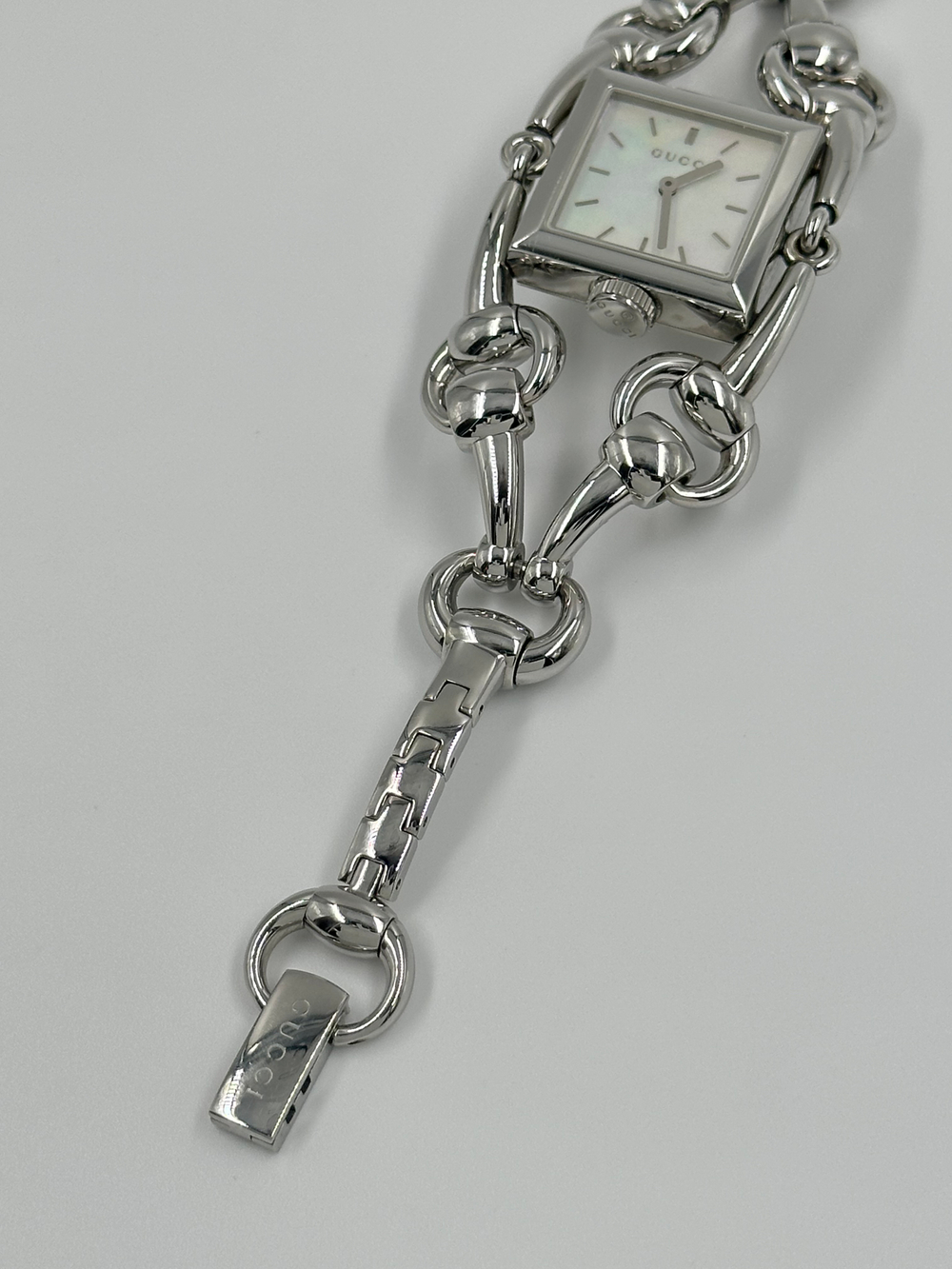 Часы Gucci Signoria