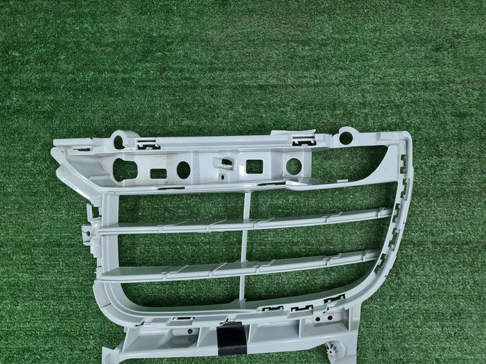 Решетка перед. бампера Porsche Cayenne 958 (14-18)