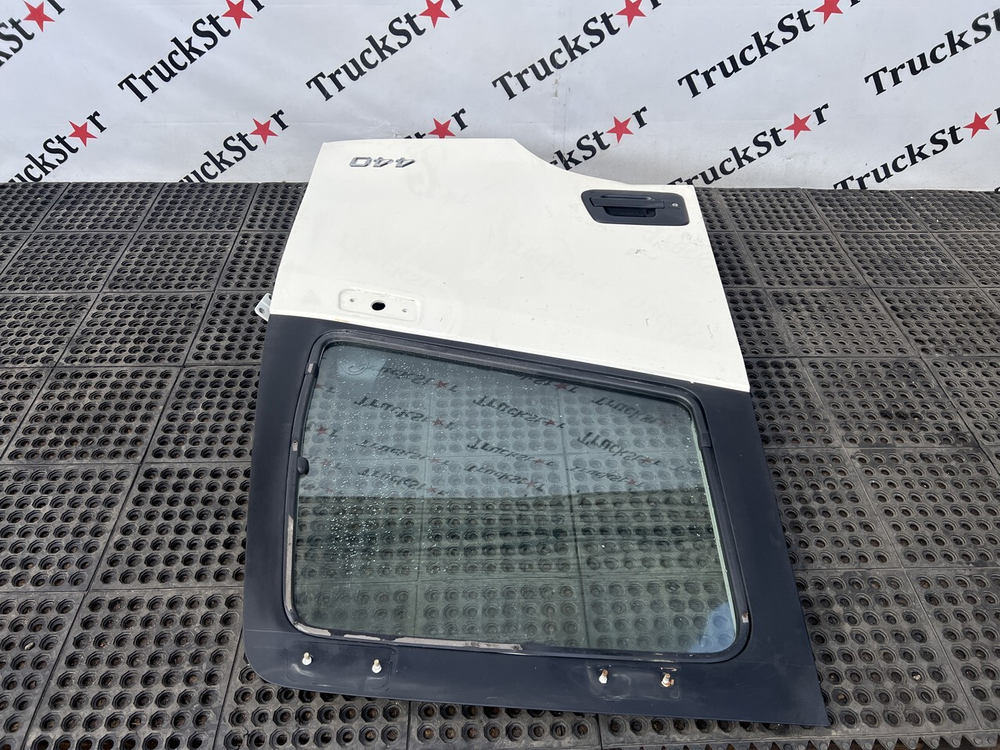 Дверь правая в сборе 2023г