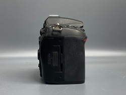 Nikon D7000 70.300 кадров