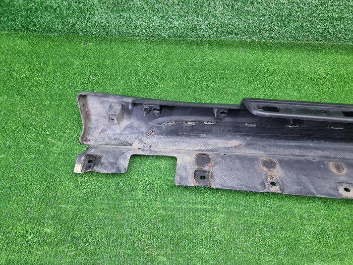 Накладка порога правая Mini Countryman F60 (16-23)