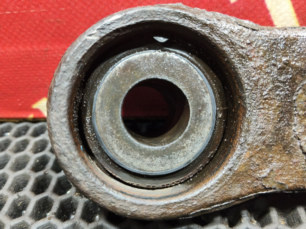 Стойка переднего стабилизатора