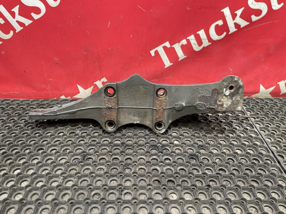 Кронштейн пневморессоры правый