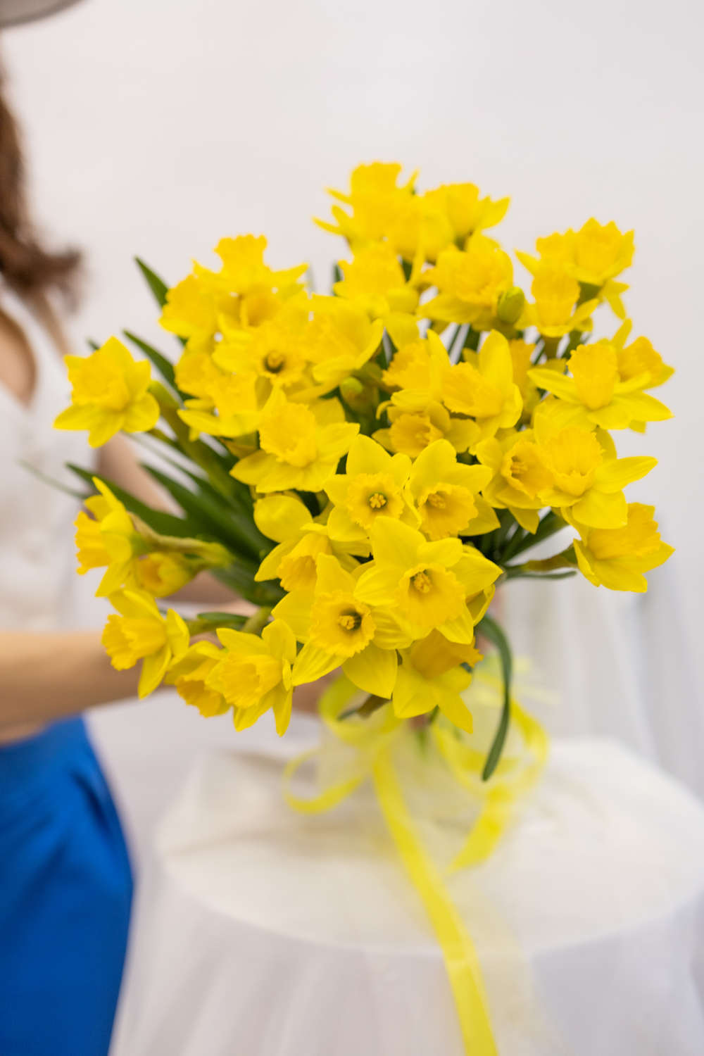 Букет из 50 солнечных нарциссов