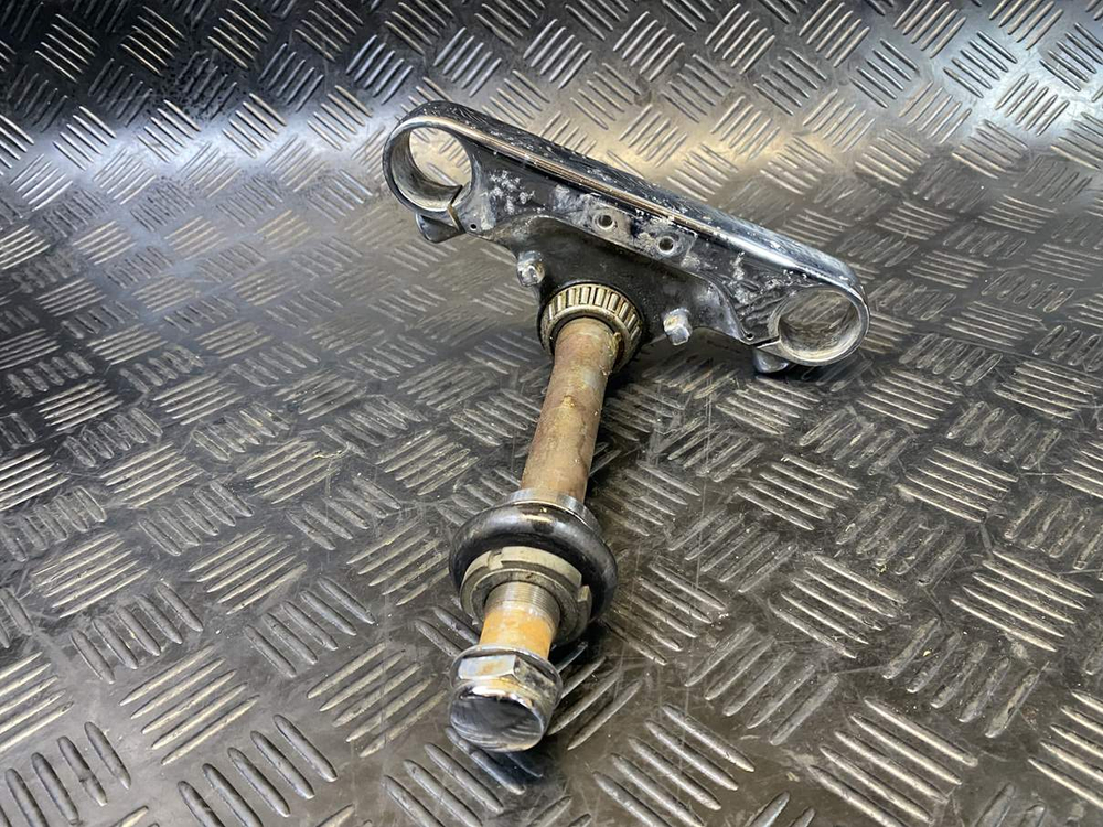 Траверса нижняя Suzuki Intruder VS750 VR51A