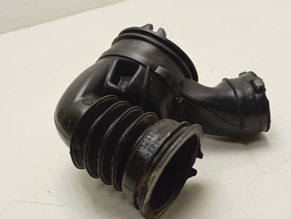 LS60840L кт54 Сливной патрубок для стиральной машины AEG 132680201 б/у