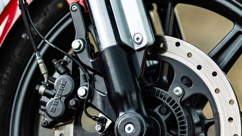 Royal Enfield Super Meteor 650 Celestial Red (Tourer / Premium)