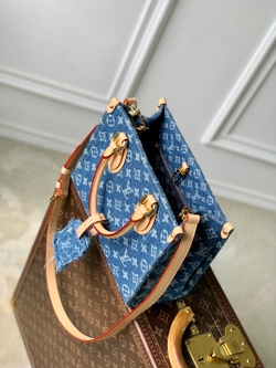 Louis Vuitton Onthego PM