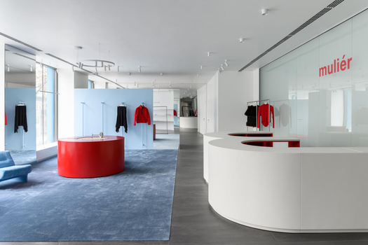 Флагманский бутик на Петровке, 27