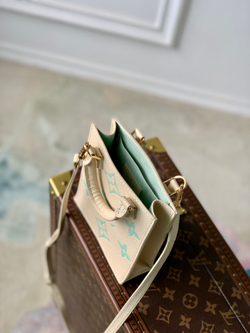 Louis Vuitton Petit Sac Plat