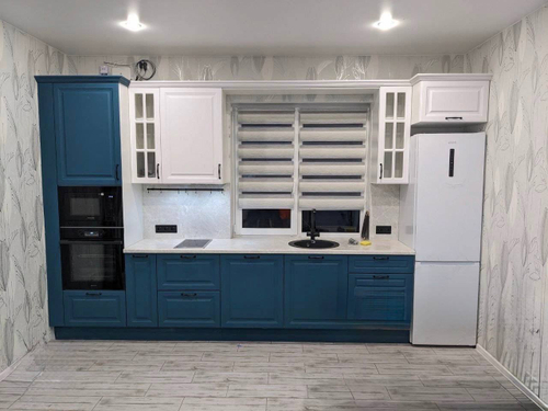 Компактная кухня - Классика в бело-синих тонах