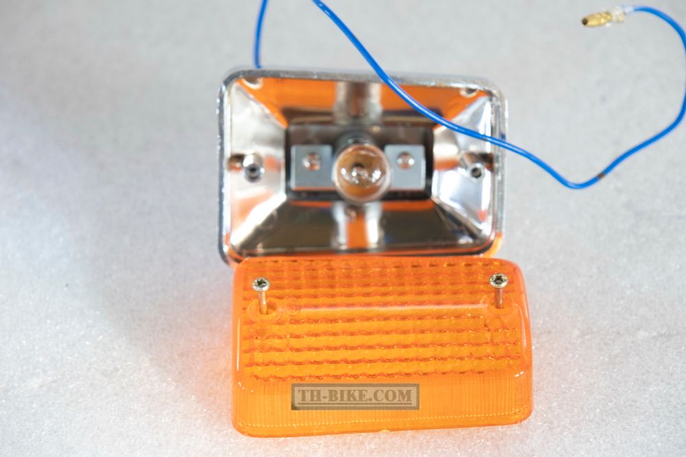 Turn light C50-70-90, Front (L + R) one pair set. Copy. Made in Thailand