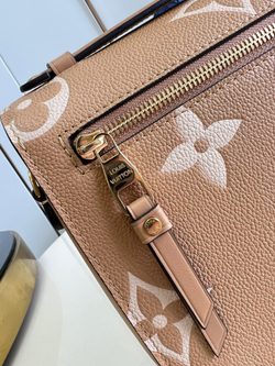 Louis Vuitton Pochette Metis
