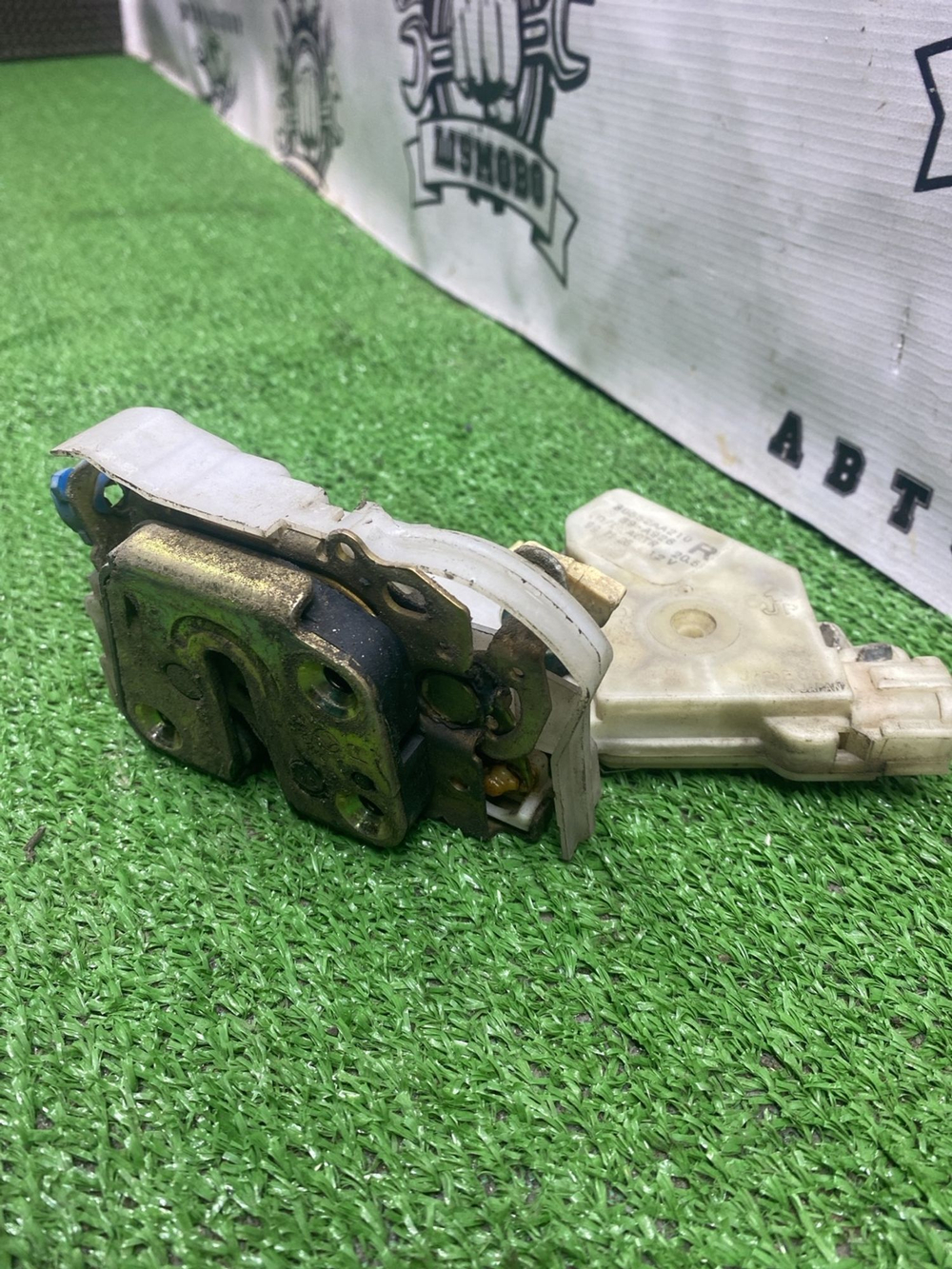 Замок двери правой передней Nissan Sunny, B15 1999 с пробегом