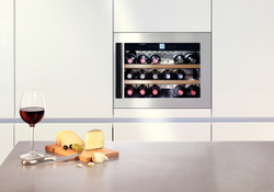 Встраиваемый винный шкаф Liebherr WKEes 553