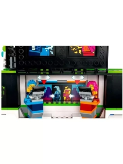 Конструктор Сити Геймерский грузовик для турниров 378 дет