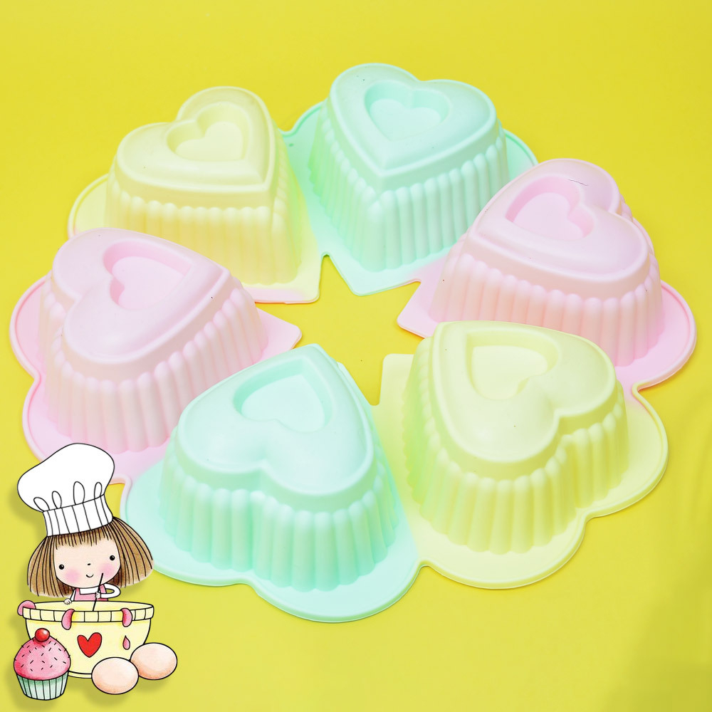 Набор Юного кондитера "Сердечко" (форма 6 ячеек, кисточка, лопатка, венчик)