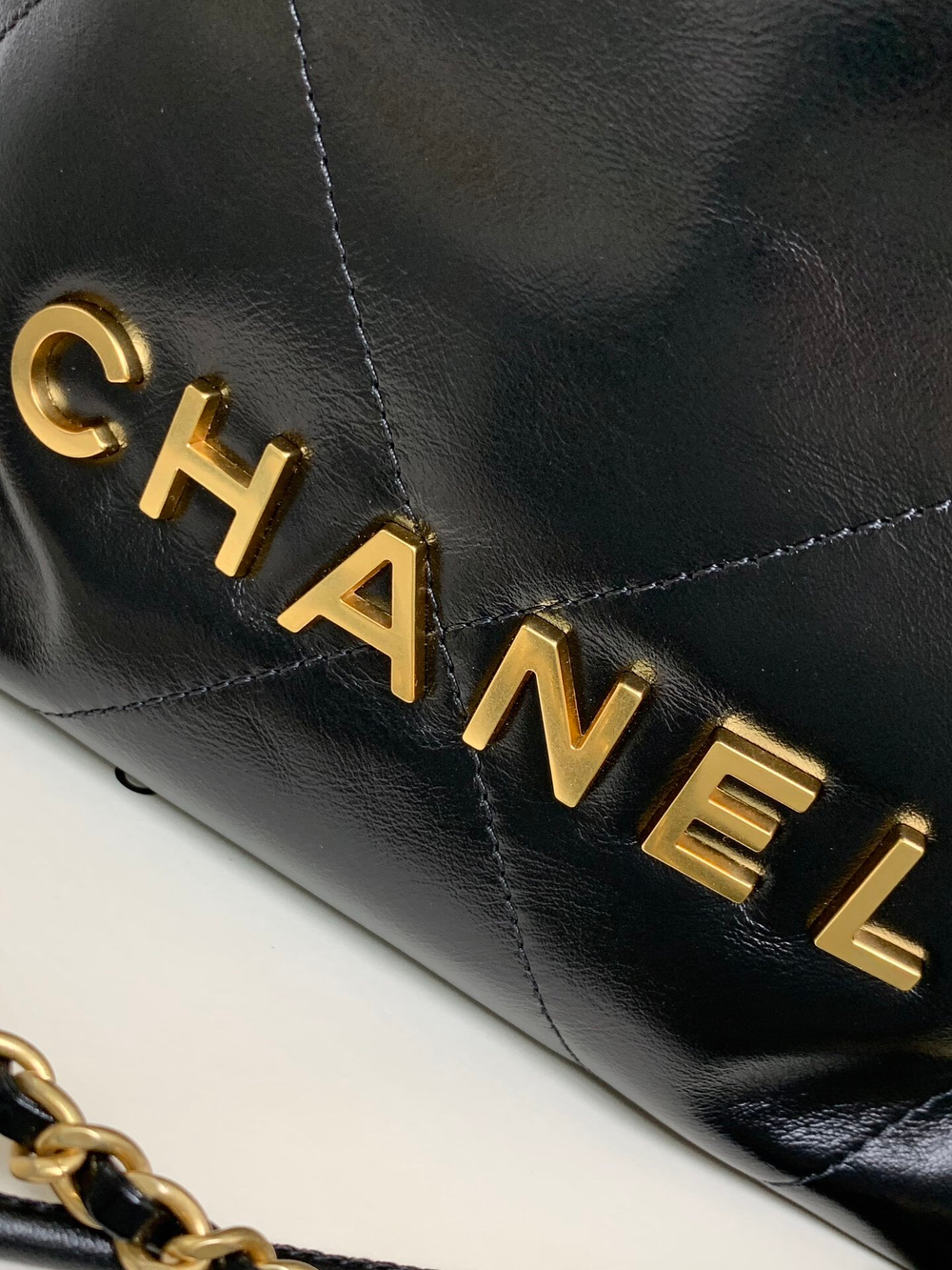 Chanel 22 Mini Handbag 20 cm