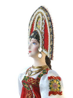 Кукла фарфоровая в русском костюме Плясунья