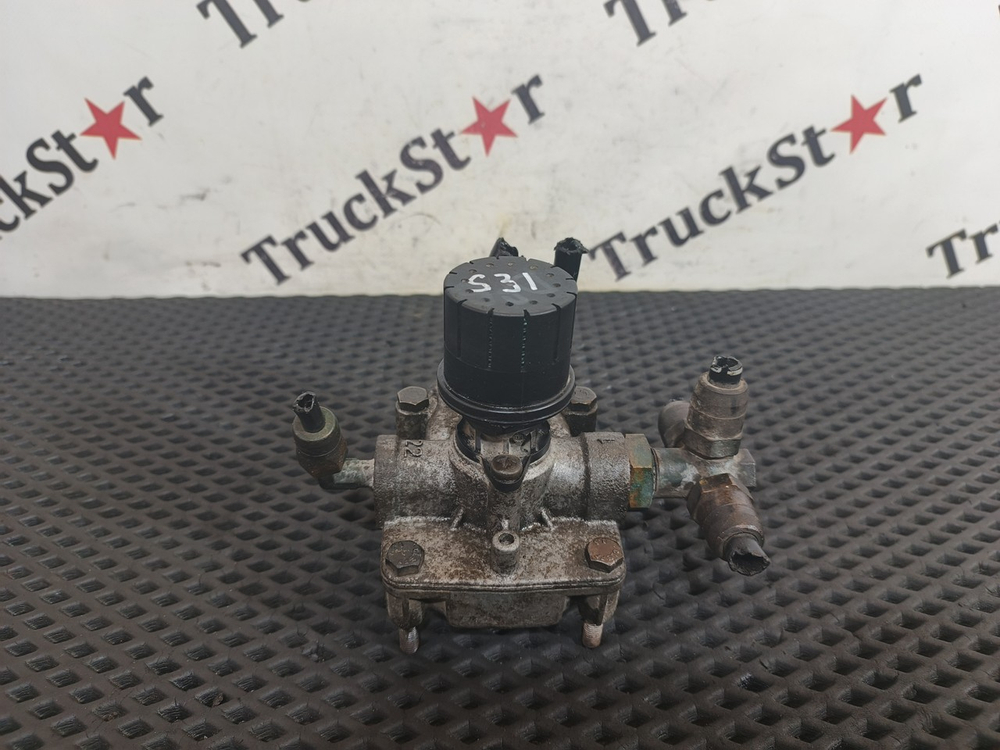 Клапан ускорительный