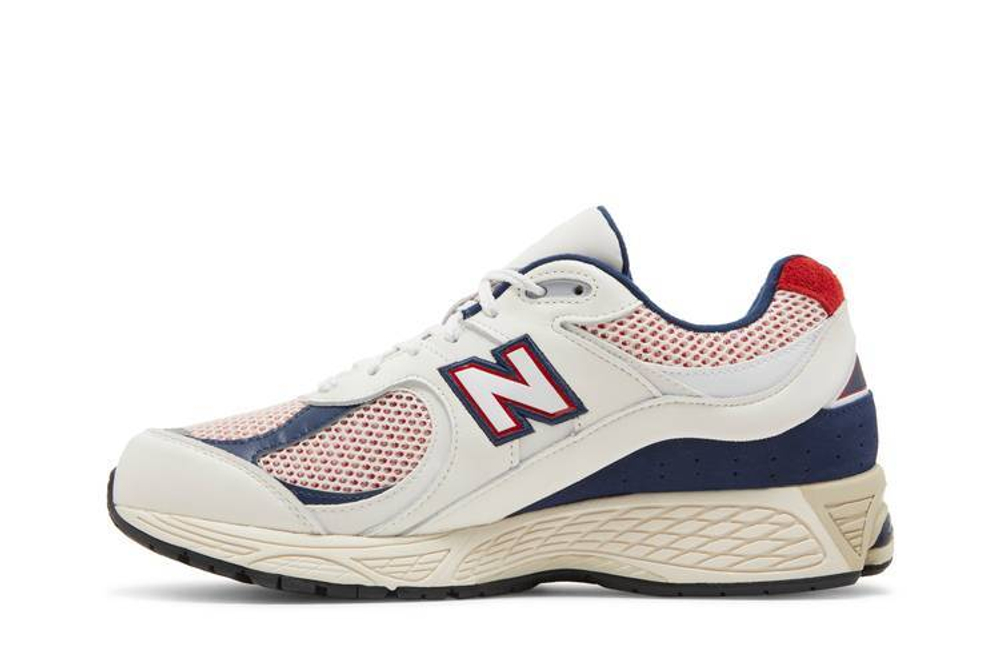 Кроссовки New Balance Nb 2002R Team Red Navy Pouch