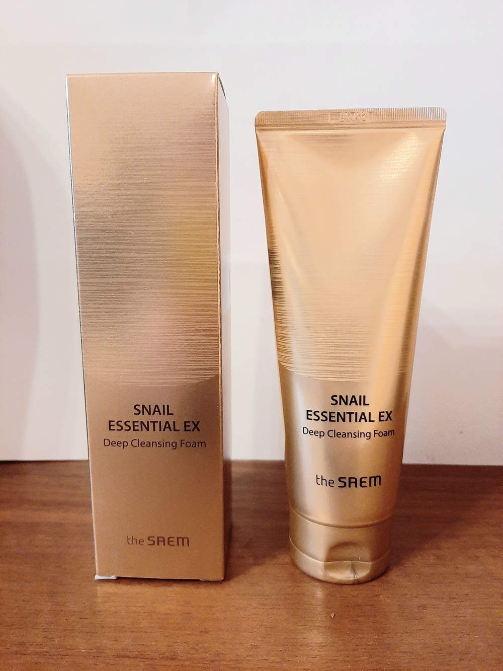 Регенерирующая пенка для умывания The Saem Snail Essential EX Deep Cleansing Foam, 150 мл.