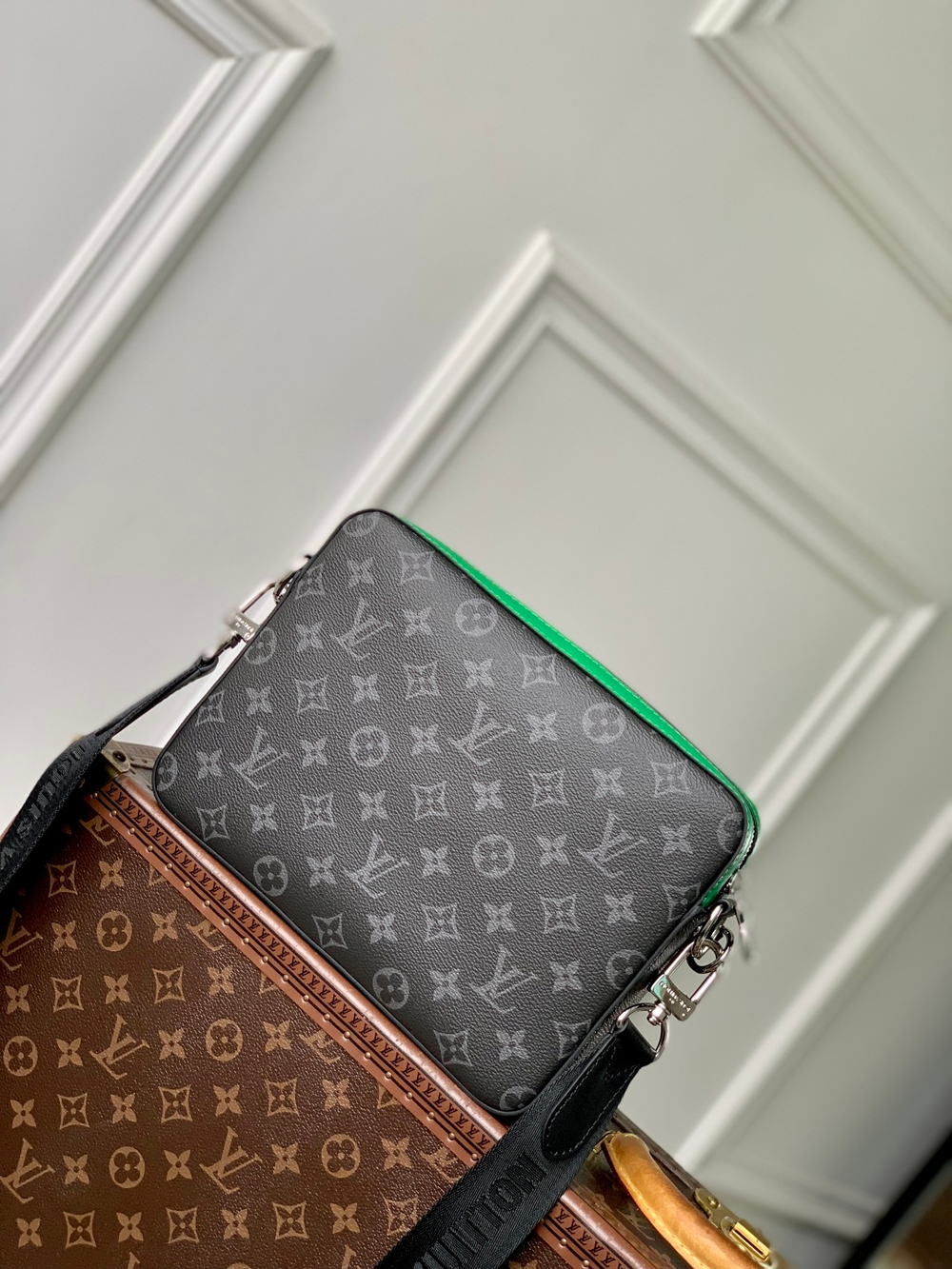 Louis Vuitton Trio Messenger