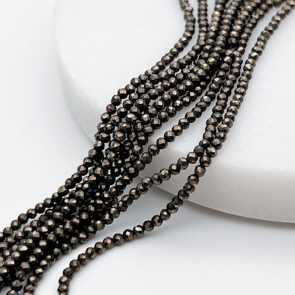 Пирит граненый бусины, диаметр 1,8-2 мм, цена за нить 36 см