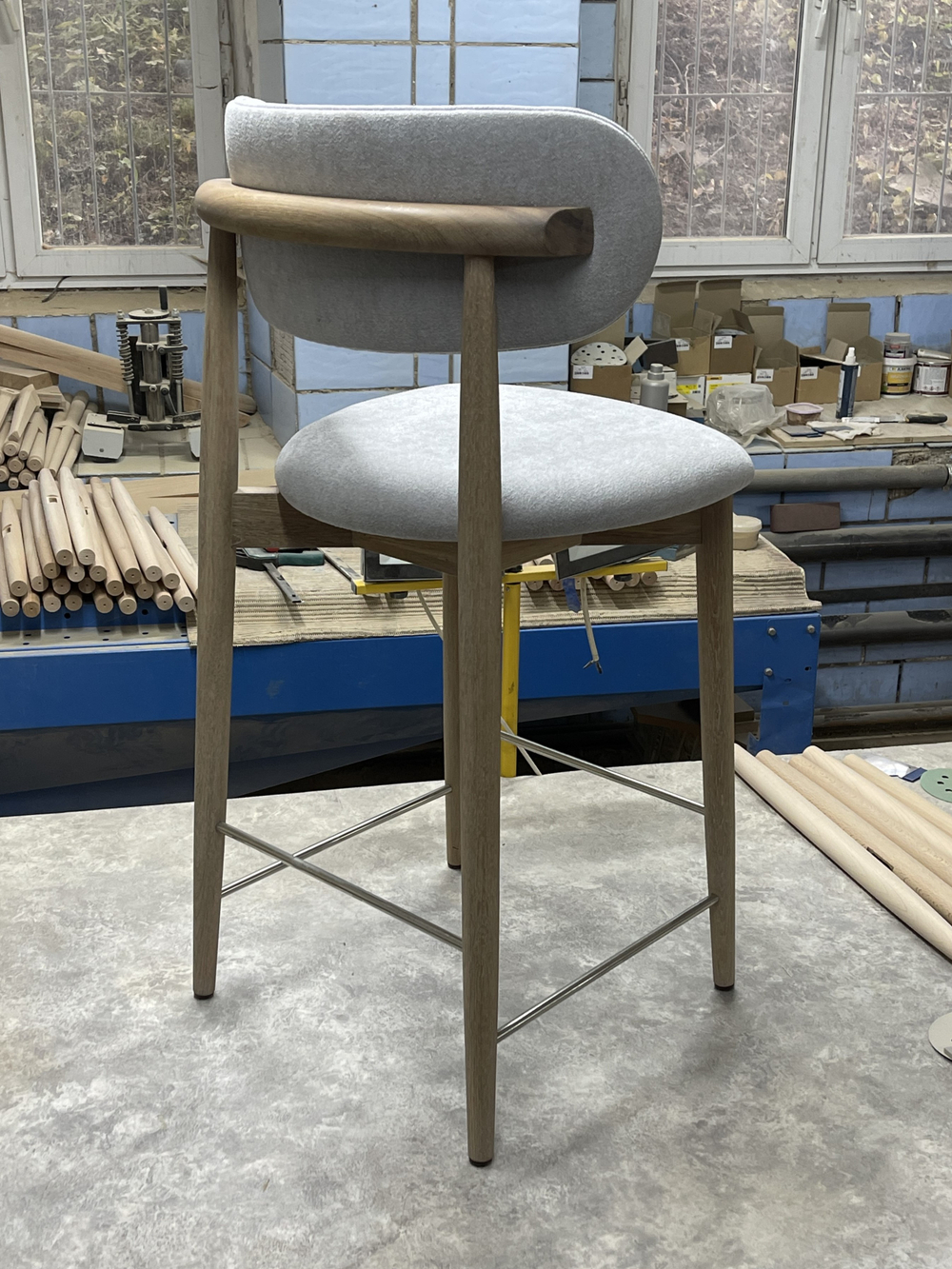 Барный стул из дерева - Мона Сердце