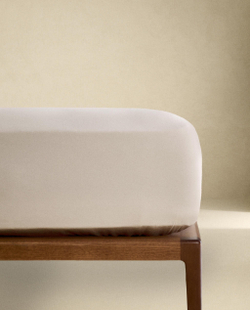 Zara Home - Атласная простыня с эластичной лентой, высота 30 см (вес 300 нитей), бежевый, 180х200х30 см