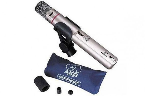 AKG C1000S