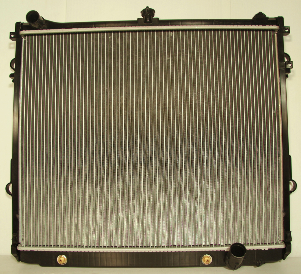 Радиатор охлаждения Lexus LX570