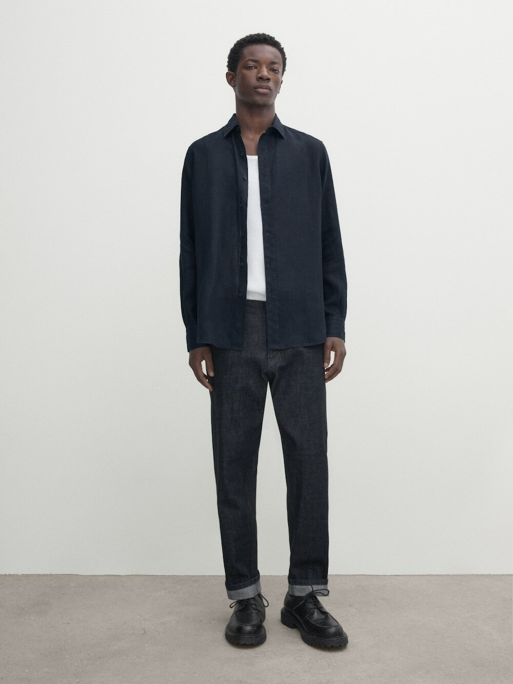 Massimo Dutti Рубашка классического кроя из 100% льна, темно-синий