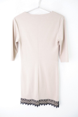 Платье светлое с кружевом 42 размер