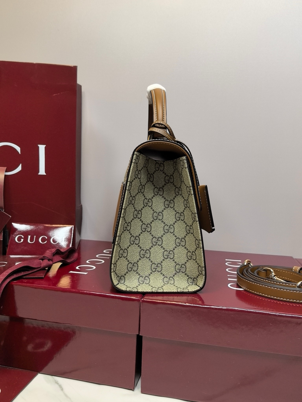 Padlock top handle bag