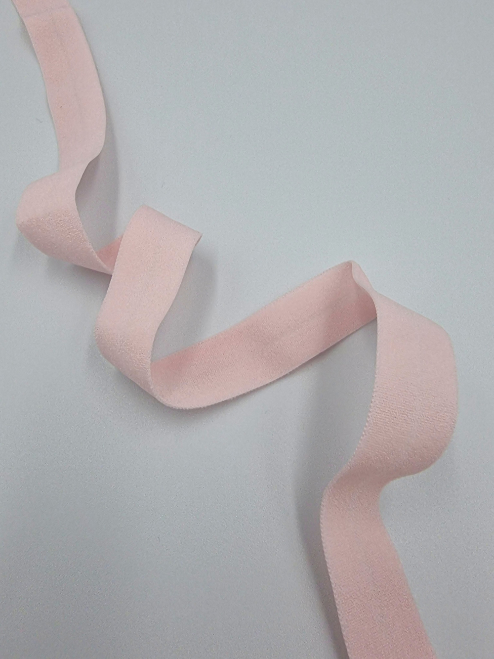 Бейка эластичная матовая светло-розовая 15 мм (Pantone 12-1706 TPG)