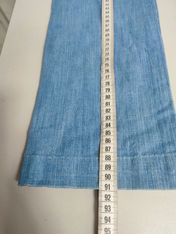 Джинсы со стразами 42 размер