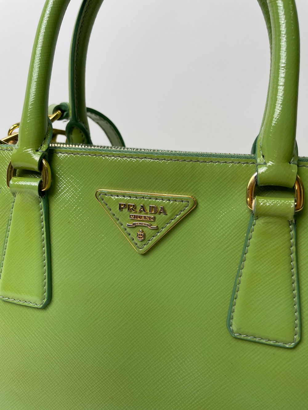 Сумка Prada Double Zip Tote Vernice Saffiano small