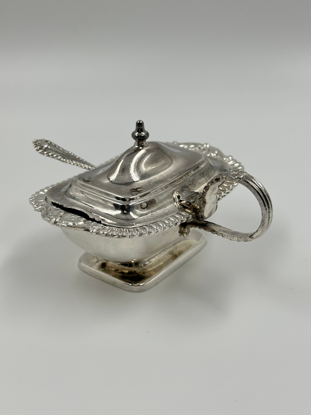 Горчичница с ложкой