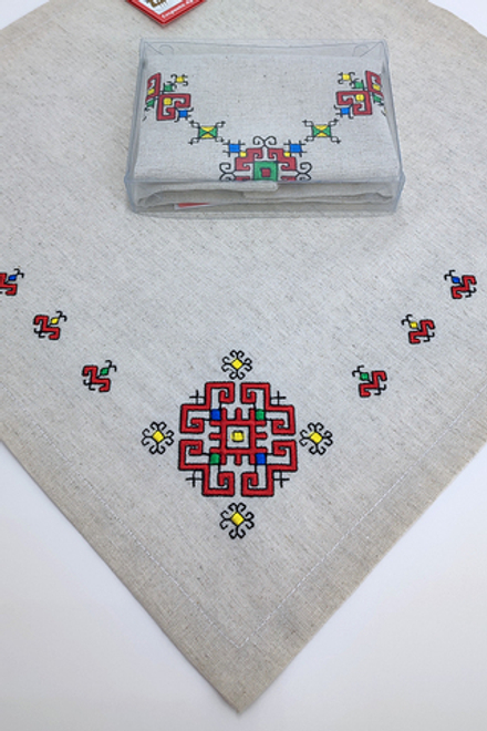 Салфетка с вышивкой